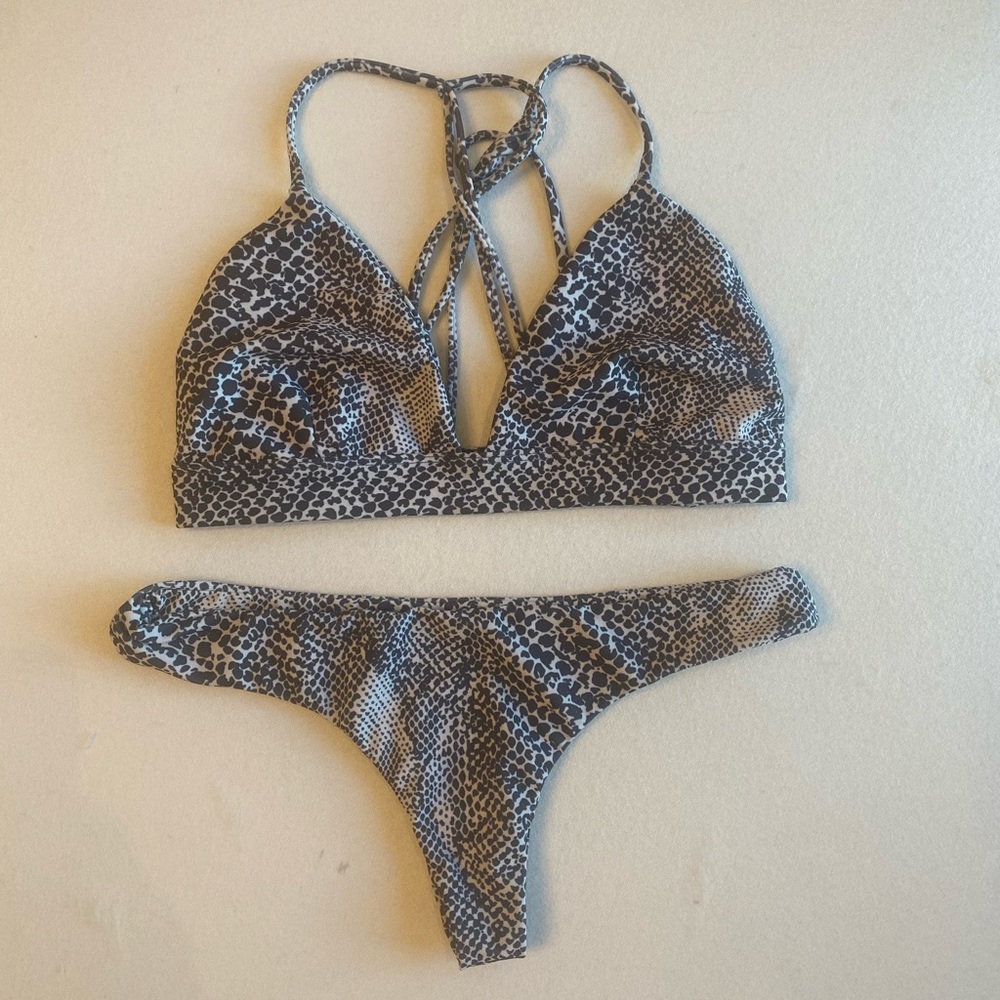 Acacia - Snake Print